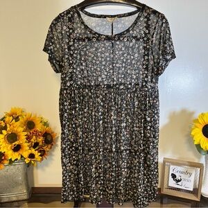 Ultra flirt women’s size xL sheer short sleeve black floral Tunic